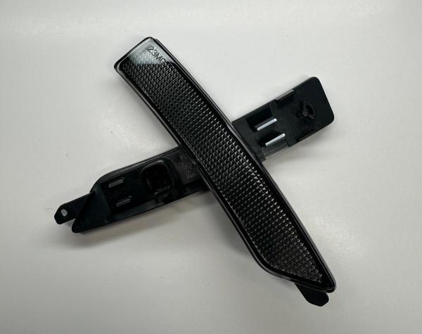 Beleuchtete Sidemarker S650 in Rauchglas Optik vorne R und L